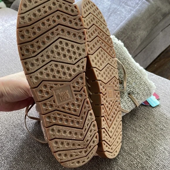 Brand new MUK LUKS boots water repellent, memory foam, insole, genuine suede - Picture 4 of 5